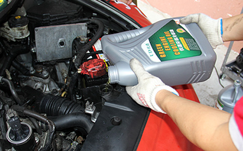 汽车防冻液应该怎么选择？多久更换一次？